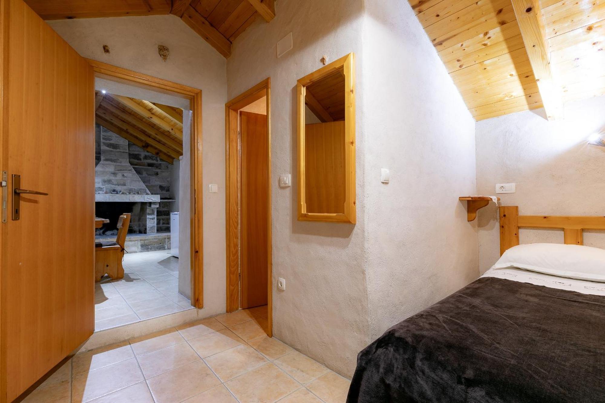 Stone House Harmony Apartment Zrnovo Phòng bức ảnh