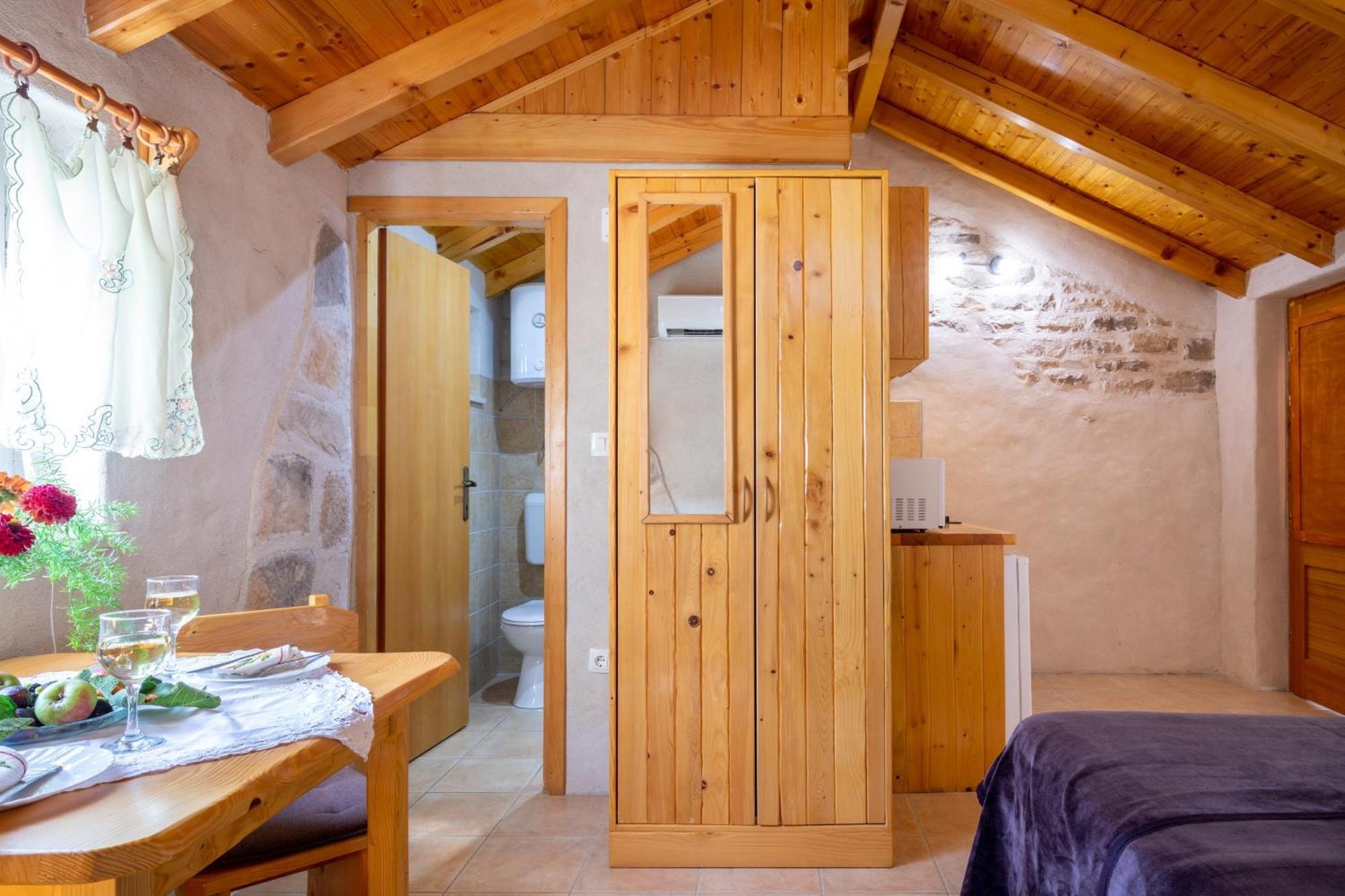 Stone House Harmony Apartment Zrnovo Phòng bức ảnh